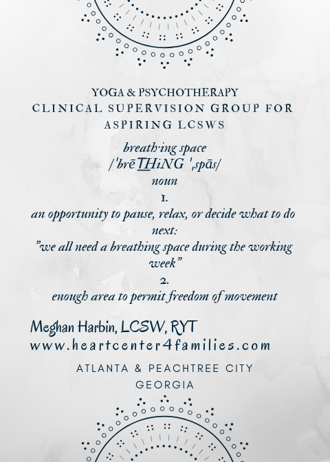 breath·ing space ˈbrēt͟hing ˈˌspās noun 1. an opportunity to pause, relax, or decide what to do next_ _we all need a breathing space duri